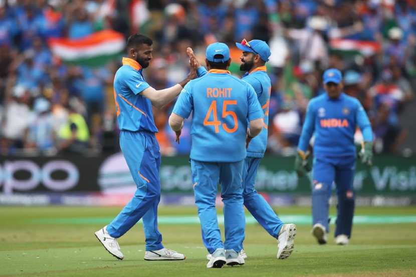टी-२० क्रिकेटमध्ये रोहित शर्माने भारतीय संघाचं नेतृत्व करावं !