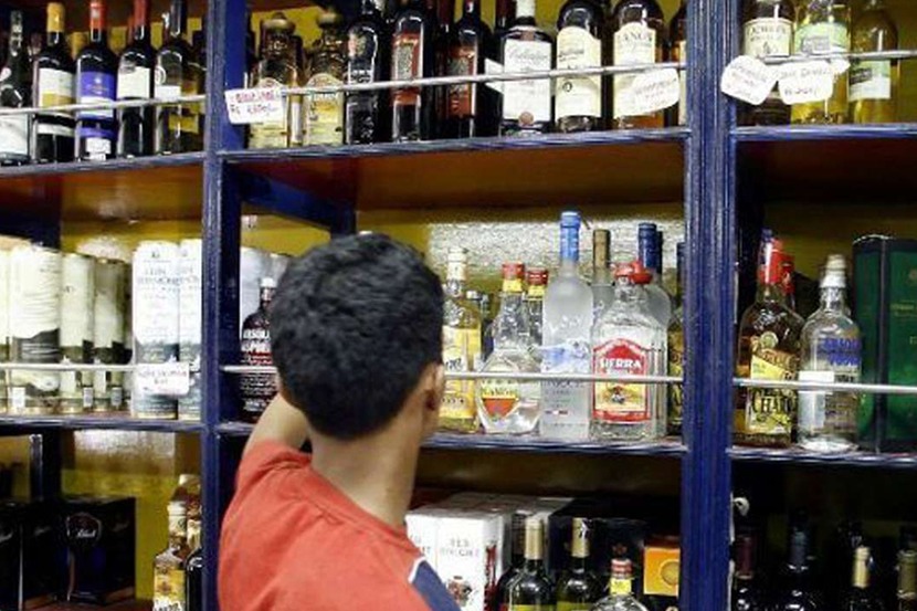 Lockdown : गोव्यातील बिअर शॉपधारकांना स्टॉक संपण्याची भीती