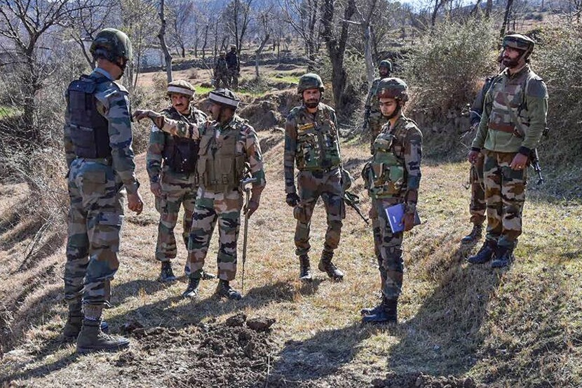 जम्मू-काश्मीर : शोपियाँमध्ये पुन्हा चकमक; दोन दहशतवाद्यांचा खात्मा