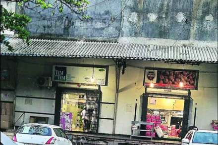 मसाला बाजारात उशिरापर्यंत दुकाने सुरू