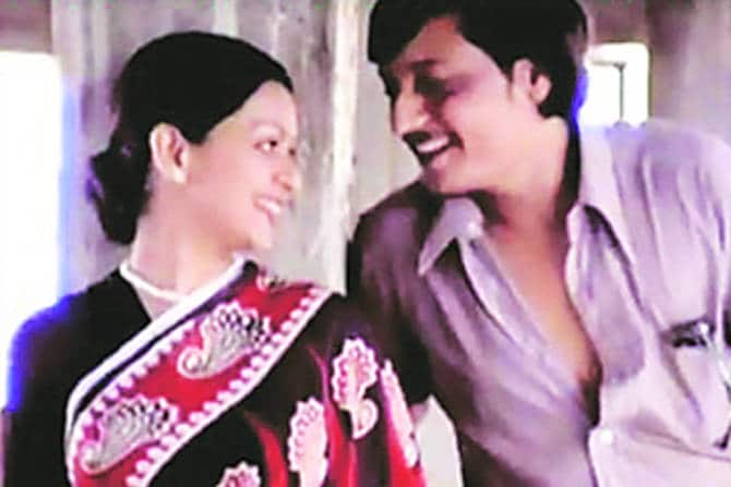आयतं घर आणि कष्टानं उभारलेलं घरटं यात फरक असतो. 