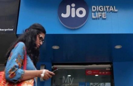आता फोन मार्केटवरही Jio करणार कब्जा ? लवकरच 10 कोटी स्वस्त 4G स्मार्टफोन करणार लाँच
