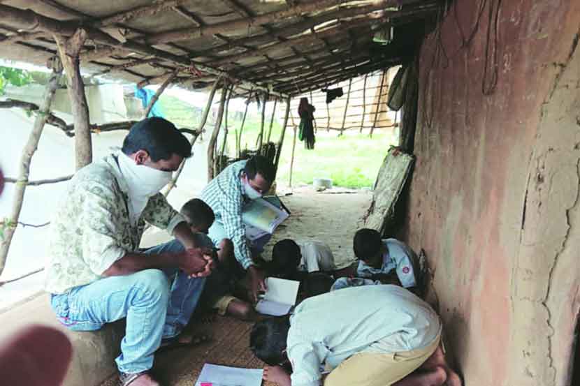 तलासरीत ‘शिक्षण विद्यार्थ्यांच्या दारी’