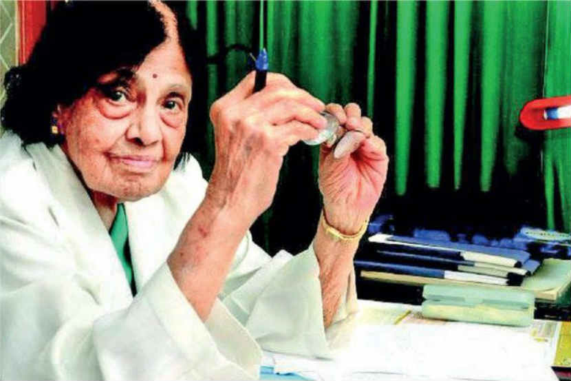 नवी दिल्ली : भारताच्या पहिल्या महिला हृदयरोगतज्ज्ञ डॉ. पद्मावती यांचे निधन झाले आहे.