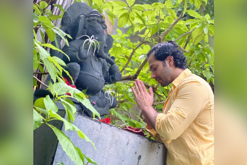 “गणपती बाप्पा मोरया”; वरुण धवनने दिल्या गणेश चतुर्थीच्या शुभेच्छा