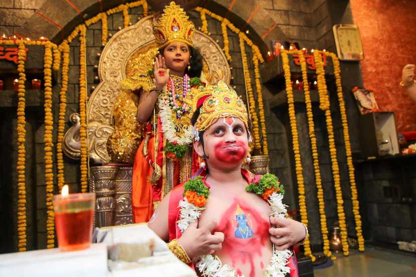 राम मंदिर भूमिपूजन सोहळ्यानंतर पुण्यात भाजपा कार्यकर्त्यांनी आनंदोत्सव साजरा केला. (छाया - आशिष काळे)