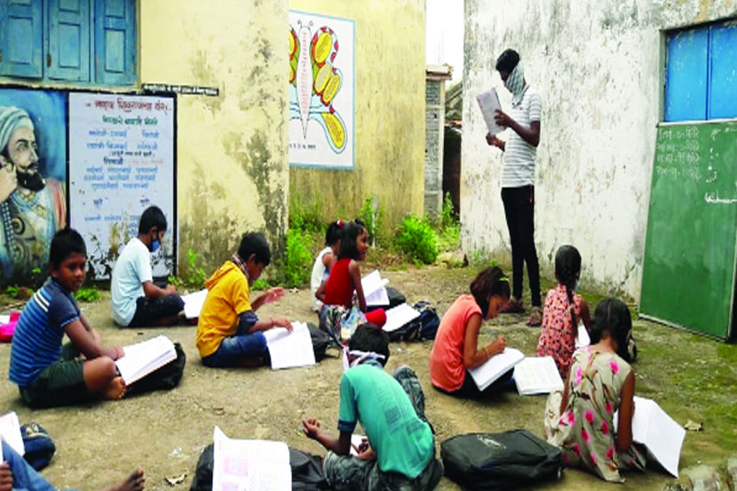 ग्रामीण भागात सुरू असलेल्या जिल्हा परिषदेच्या शाळा.