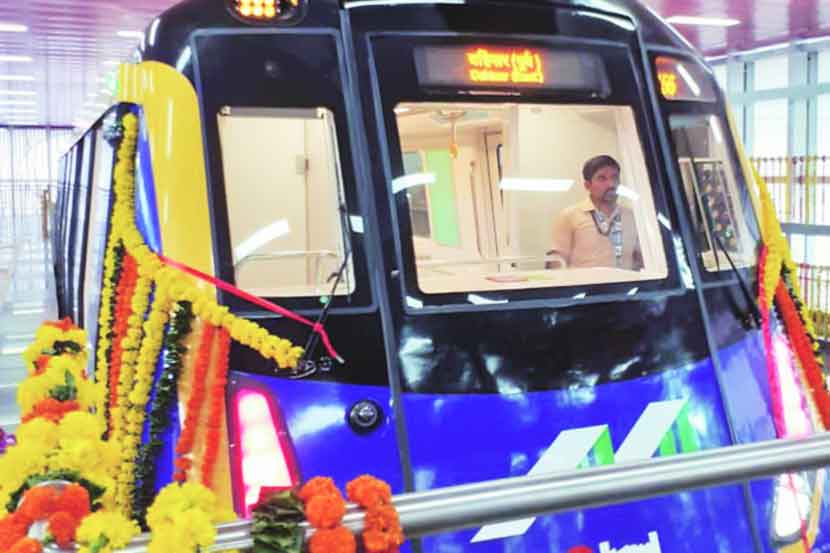 मेट्रो रेल्वेगाडी मुंबईत येण्यास विलंब