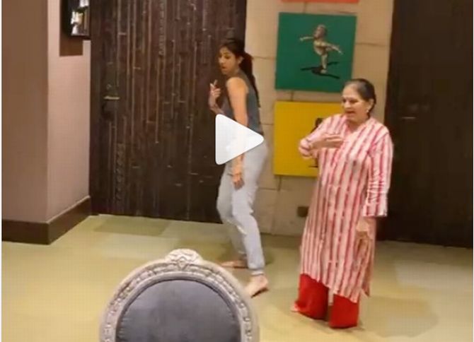शिल्पा शेट्टीने केला सासूबाईंसोबत डान्स, व्हिडीओ व्हायरल