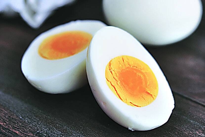 डोळ्यांच्या आरोग्यापासून ते वजन नियंत्रणात ठेवण्यापर्यंत अंडी खाण्याचे पाच फायदे