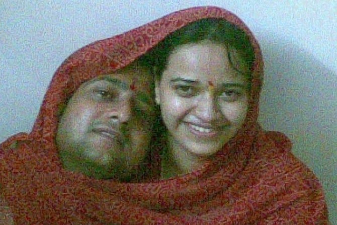 jitendra joshi with wife mitali