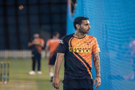 IPL 2020 : भुवनेश्नरची दुखापतीमुळे माघार, ‘या’ भारतीय गोलंदाजाला SRH ने दिली संधी