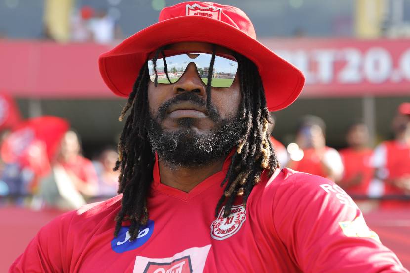IPL 2020 : KXIP ची धडाकेबाज तोफ लवकरच मैदानात, प्रशिक्षक वासिम जाफरने दिले संकेत