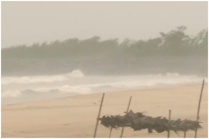 Cyclone Nivar : तामिळनाडूमधून एक लाखापेक्षा अधिक जणांना सुरक्षितस्थळी हलवलं