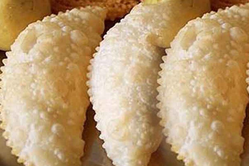 diwali Recipes : करंज्या फुटू नयेत म्हणून वापरा ‘ही’ टेक्निक