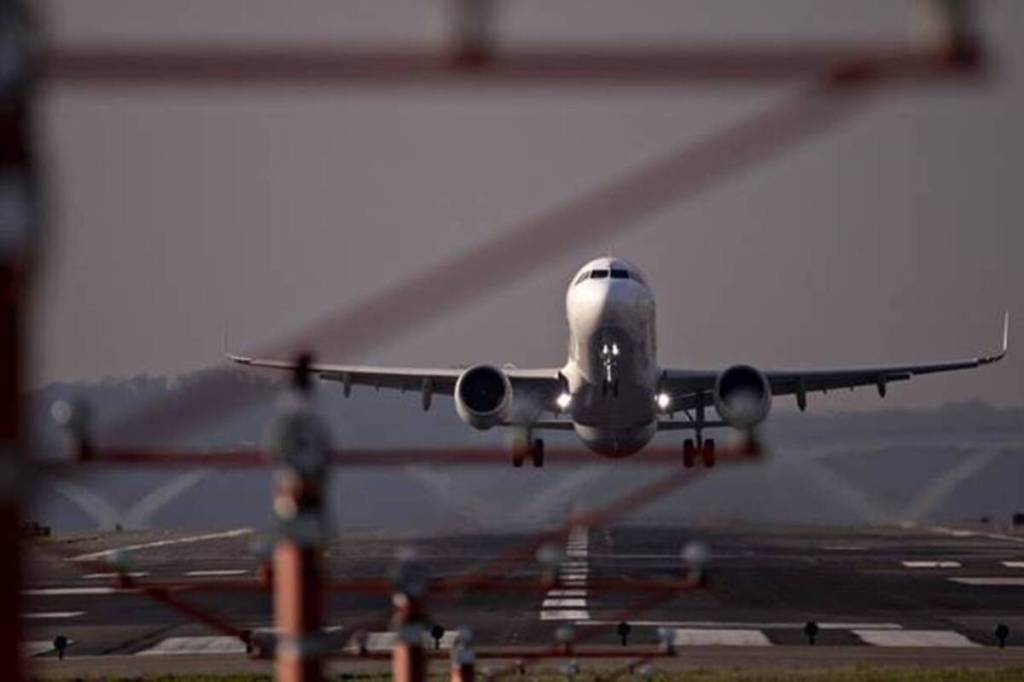 आंतरराष्ट्रीय विमानांवर आता ३१ जानेवारीपर्यंत बंदी, मोदी सरकारचा मोठा निर्णय