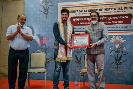 उद्योजक मिलिंद पोटे ‘सूर्यगौरव राष्ट्रीय पुरस्कारा’नं सन्मानित
