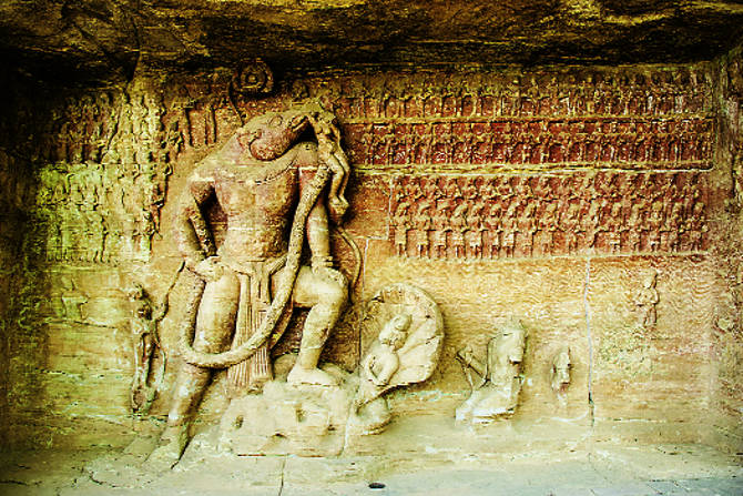 विश्वनिर्मितीच्या अनेक सिद्धांतांना धार्मिक, श्रद्धापर किंवा तत्त्वज्ञानपर किंवा गूढवादी चौकटींची जोड दिली गेल्याने प्राचीन समाजांतील विश्वनिर्मितीच्या धारणा आजच्या आधुनिक मनांना रंजक किंवा गूढ वा अवैज्ञानिक वाटतात.