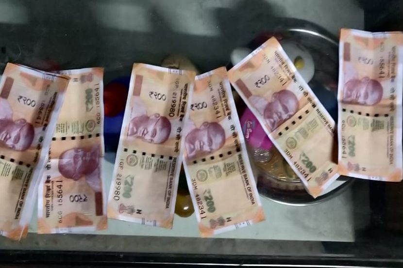 पालघरमध्ये तरुणींकडे सापडल्या २०० रुपयांच्या बनावट नोटा