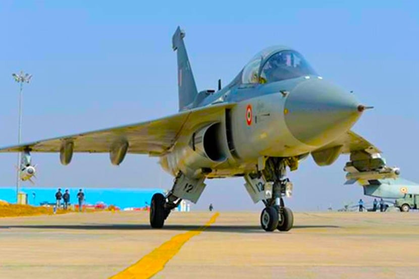 आत्मनिर्भर भारत: IAF साठी ८३ ‘तेजस’ फायटर विमानं विकत घेणार, ४८ हजार कोटीच्या व्यवहाराला मंजुरी