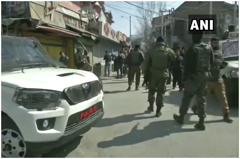 काश्मीरमध्ये चकमकीत तीन पोलीस शहीद 