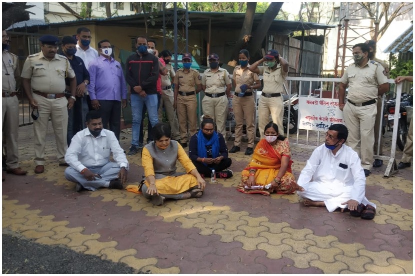 “संजय राठोडवर गुन्हा दाखल होत नाही तोपर्यंत पोलीस स्टेशन सोडणार नाही”