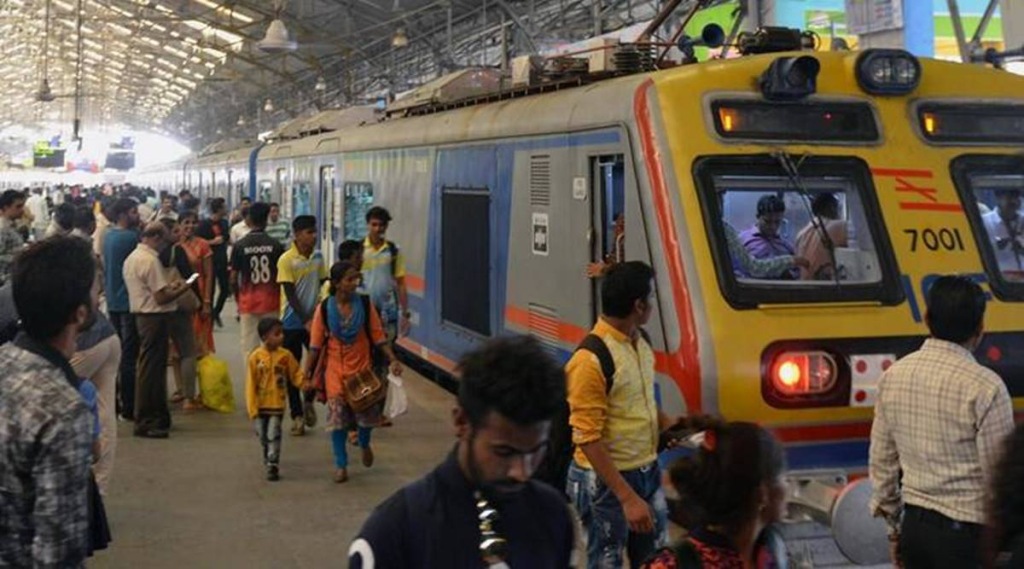 रेल्वेचा मोठा निर्णय; मुंबईच्या ‘या’ महत्त्वाच्या स्थानकांवर प्लॅटफॉर्म तिकीट बंद