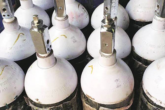 एक तासाचा ऑक्सिजनसाठा आणि प्रशासनाची तारांबळ