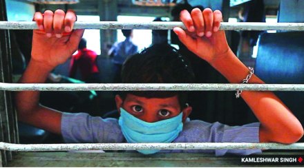 अडीच लाख विद्यार्थी प्रवाहाबाहेर!
