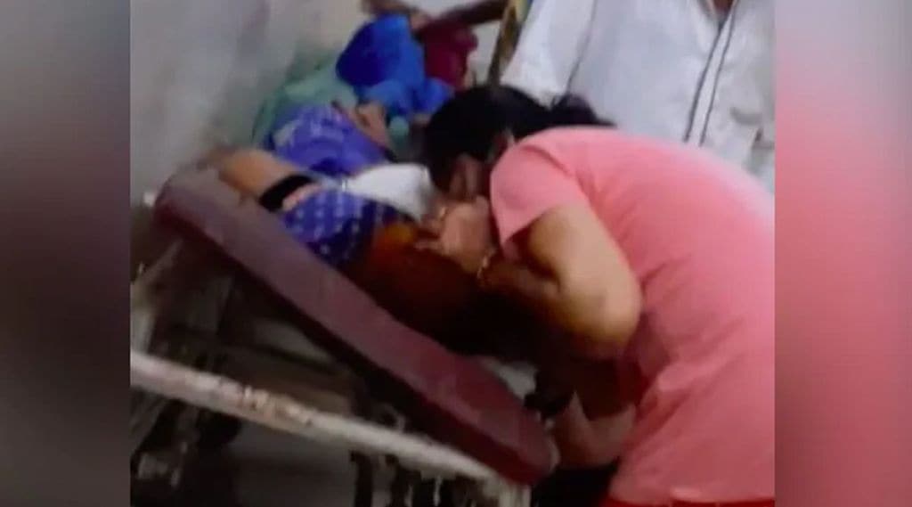 आई जगावी म्हणून मुली तोंडाने श्वास देत होत्या; रुग्णालयातील ‘तो’ क्षण पाहून सगळेच हळहळले