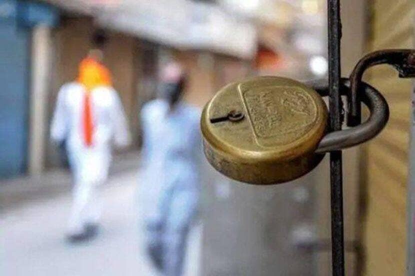 राज्यात पुन्हा कठोर निर्बंध