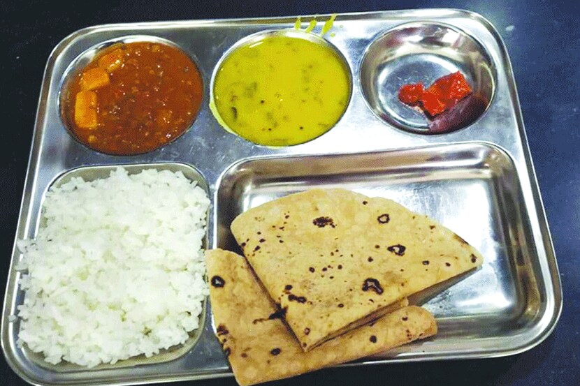 बेस्टच्या २४ बसगाडय़ांमधून शिवभोजन थाळी