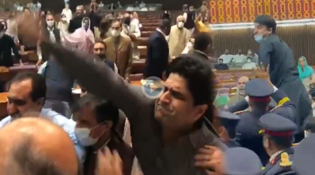 Pakistan Parliament Chaos. Pakistan Parliament Viral Video