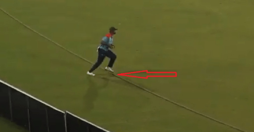 Tamim Iqbal forgets where boundary rope is