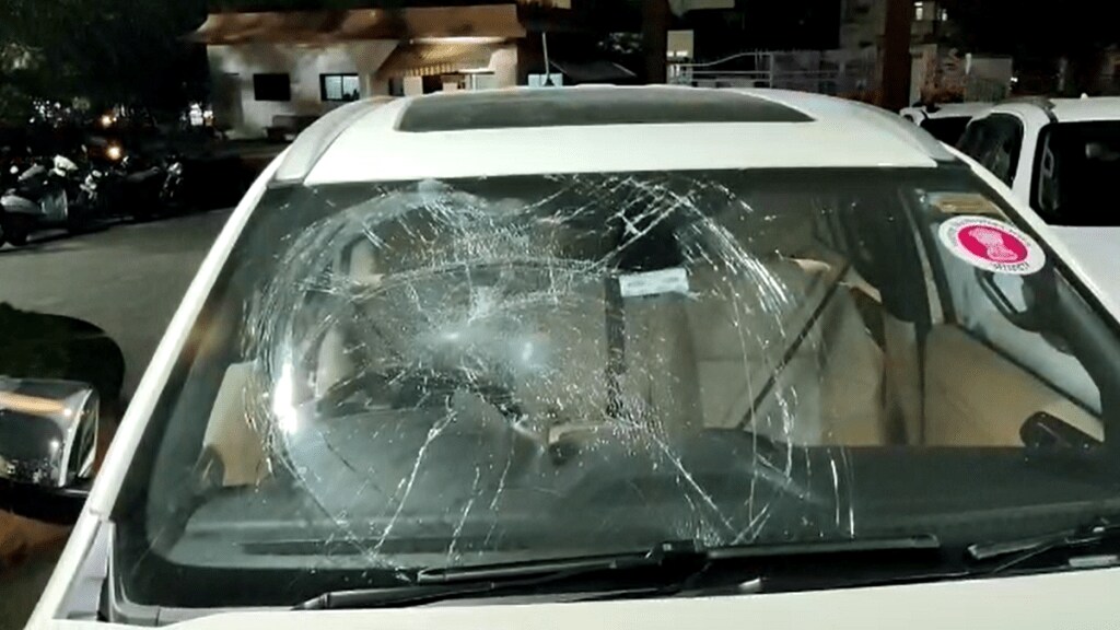 gopichand padalkar vehicle stone pelting