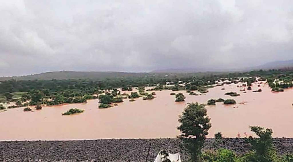 आंबेओहळ प्रकल्प पूर्ण झाल्यानंतर पहिल्याच पावसामुळे प्रकल्पात असा जलसंचय झाला आहे.