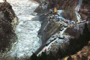 Glacier breaks in Chamoli,