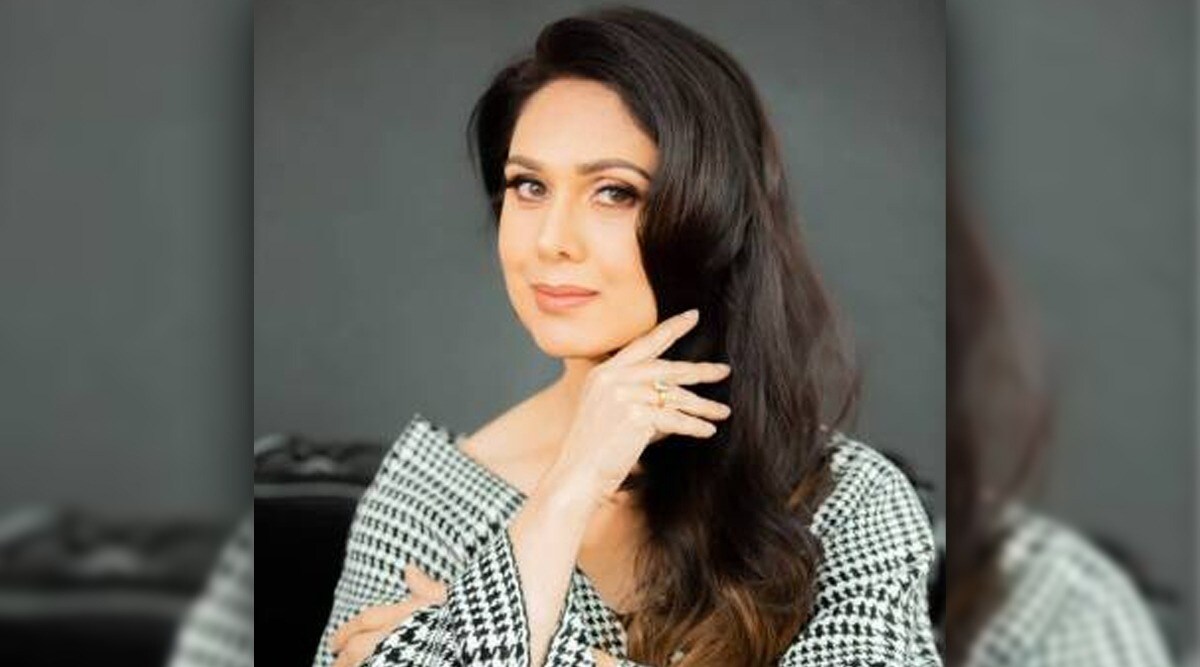 meenakshi-seshadri-want-to-comeback-after-long-gap-from-film-industry