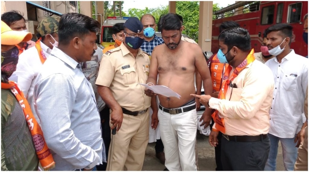 MNS agitation at Palghar Sub-Divisional Officer office