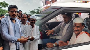 Rohit Pawar Gifted a car to Ramesh Maharaj Vasekar
