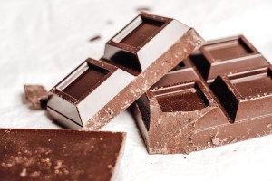 chocolate can help body burn fat