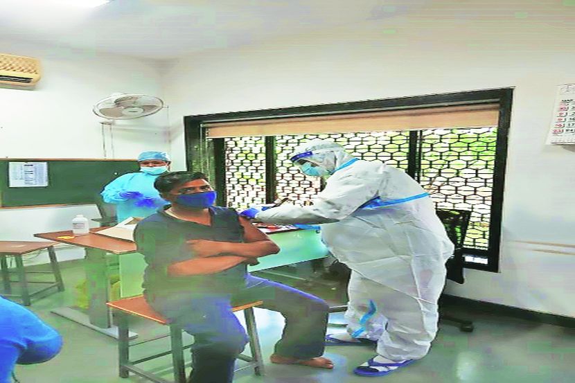 लस वितरणात दुजाभाव