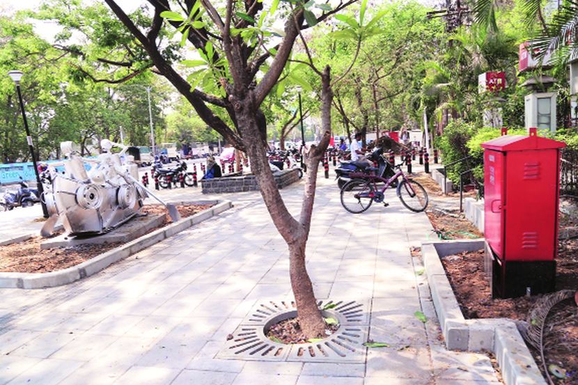 कामे अर्धवट, निधीही अपुरा