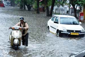 mumbai monsoon, mumbai rains, heavy rainfall, waterlogging, high tide