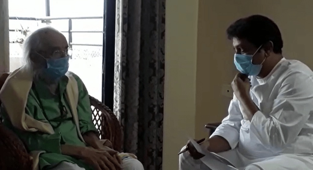 raj thackeray wear mask while meeting with babasaheb purandare