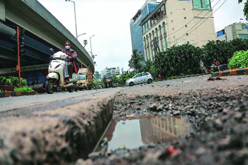 खोदकामांमुळे उद्योजक हवालदिल