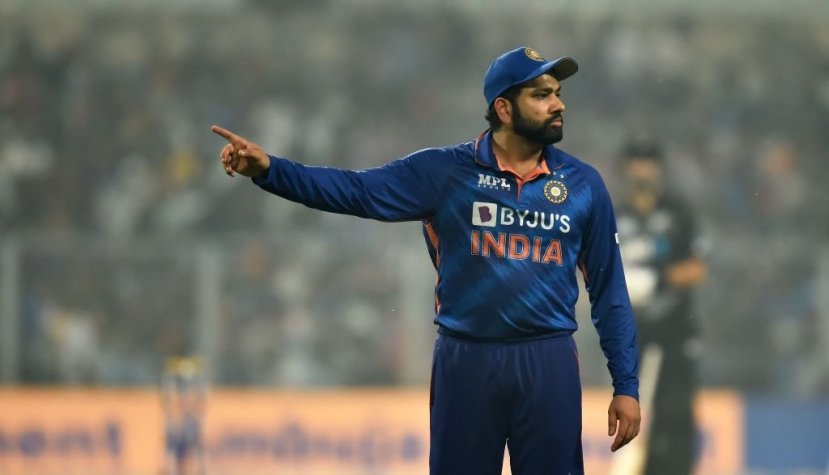 ind vs nz rohit sharma receives trophy and stand in corner