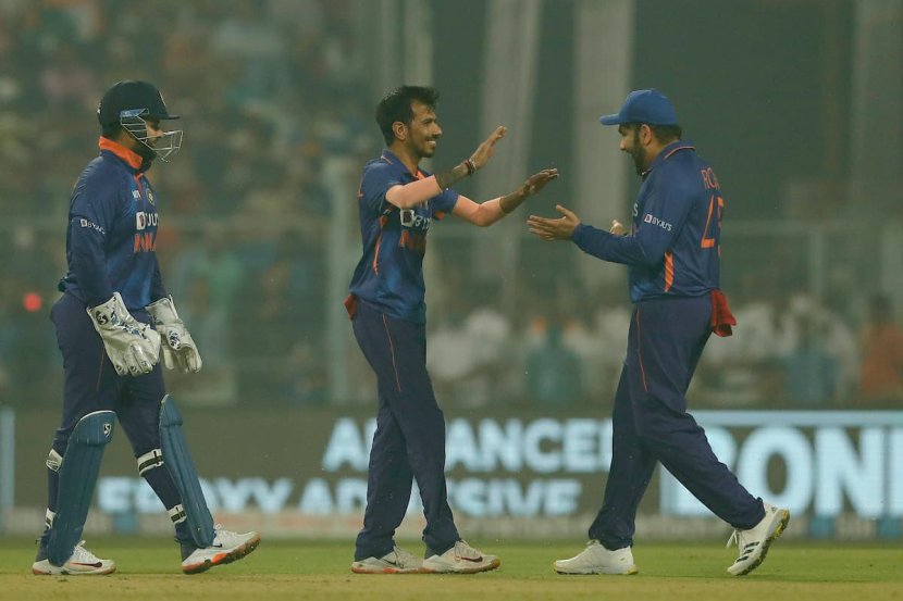 ind vs nz rohit sharma receives trophy and stand in corner