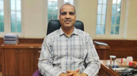 मुंबईत महापालिकेचे अतिरिक्त आयुक्त सुरेश काकाणी (photo indian express)