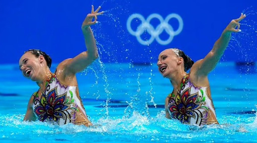 Tokyo-Olympics-Israeli-swimmers-Eden-Blecher-Shelly-Bobritsky